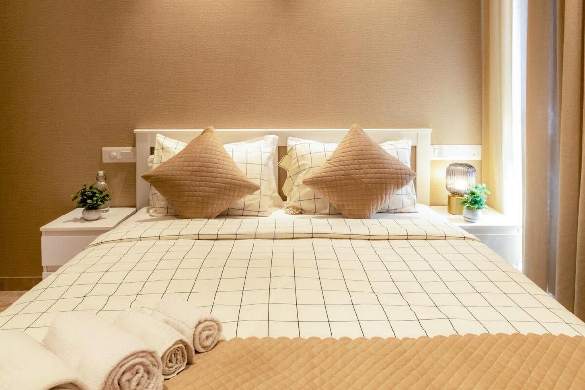 1 Bhk Comfort And Royale Flat Bombaj